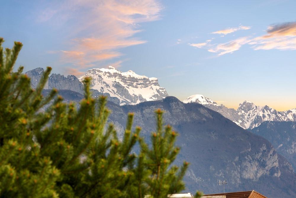 Campanile Annecy ~ Metz-Tessy Hotel ภายนอก รูปภาพ