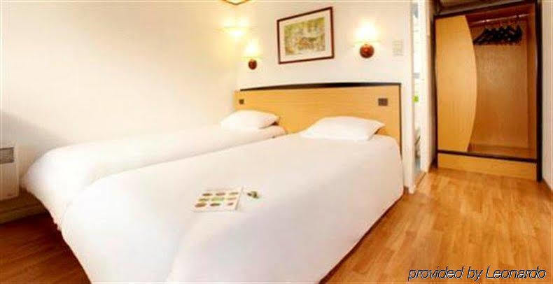 Campanile Annecy ~ Metz-Tessy Hotel ภายนอก รูปภาพ